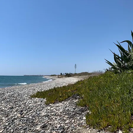 Tranquil Poolside With Stunning Views شقة *