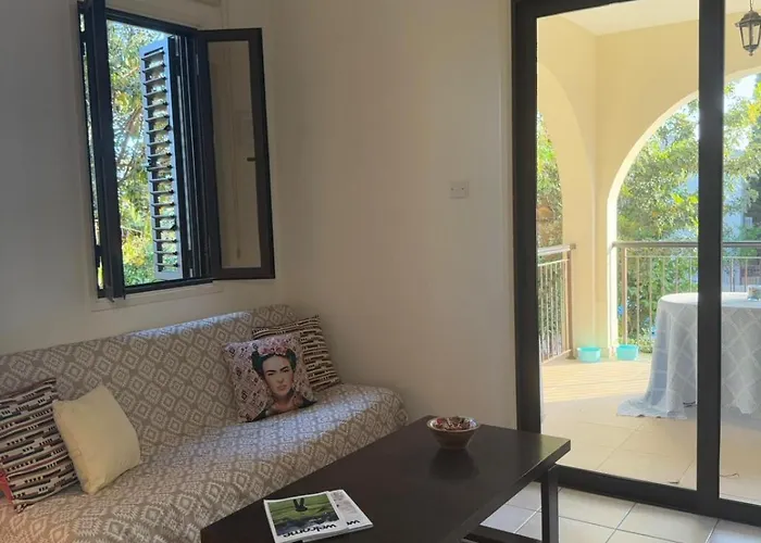 Tranquil Poolside With Stunning Views Apartmán Mazotos