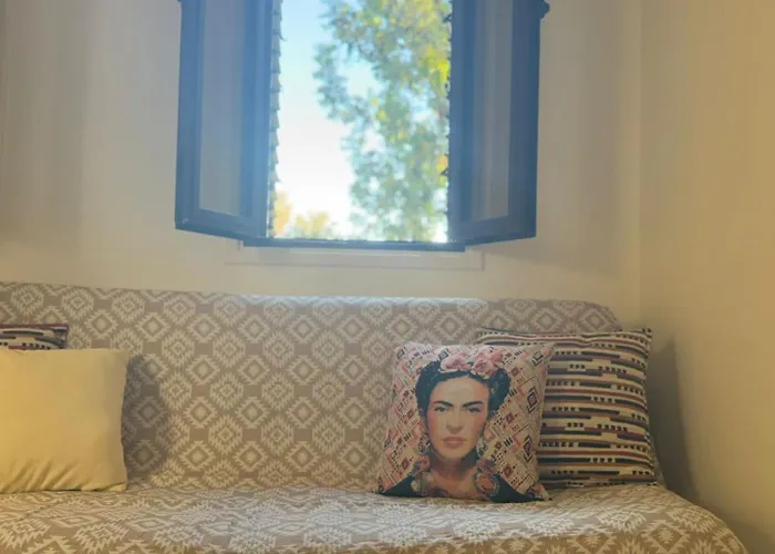 Tranquil Poolside With Stunning Views Apartmán *