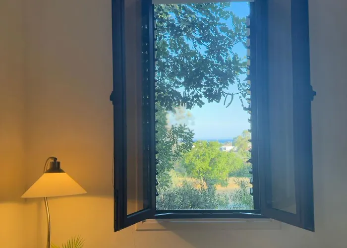 Tranquil Poolside With Stunning Views Apartmán Mazotos