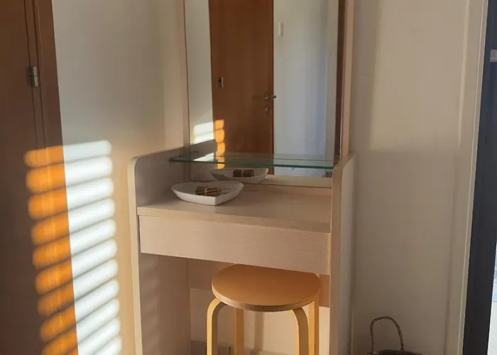 Tranquil Poolside With Stunning Views Apartment