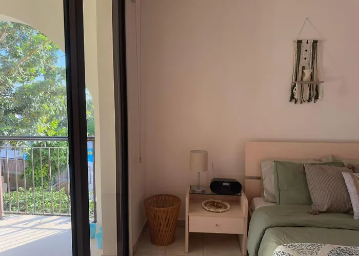 Tranquil Poolside With Stunning Views Apartmán *